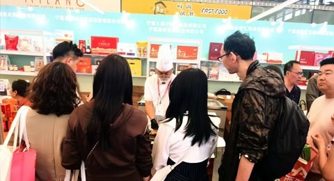 2026 上海 SIAL 西雅国际食品展，臻有良品宁夏滩羊火爆全场，现烤宁夏滩羊羊肉串，香满展馆！